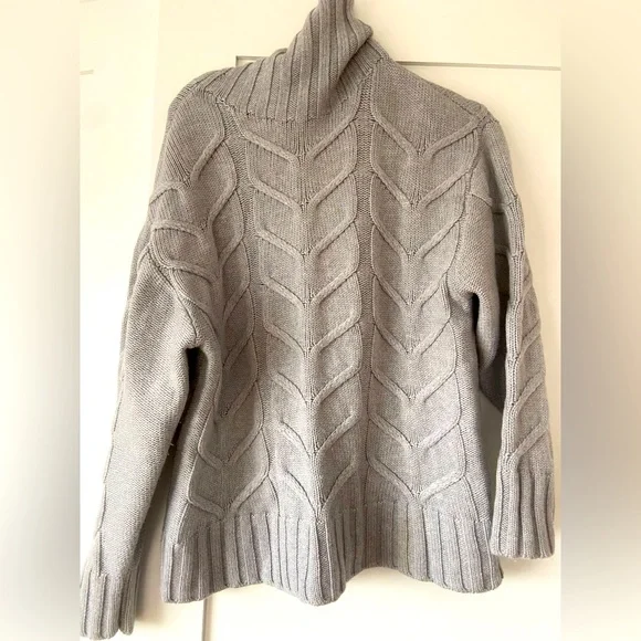 Wilfred (Aritzia) Grey Merino wool Sweater Size Medium - Picture 1 of 6